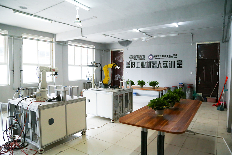 工业机器人技术应用